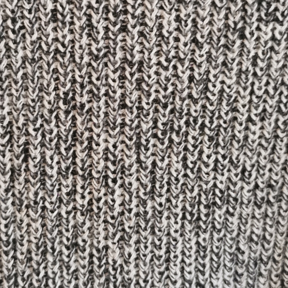 Knitted sweater - Picture 2 of 5